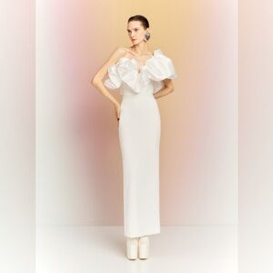 Solace London Ellis Maxi Dress Cream Gown Statement Sleeve One Shoulder Size 4